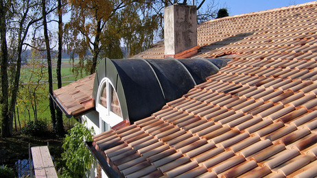 Dach mit Rundgaube