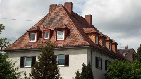 Stadthaus-Dach Ziegel (vorher)